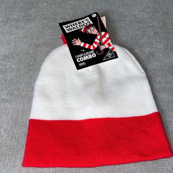 Where's Waldo Red and White Beanie - Picture 1 of 3